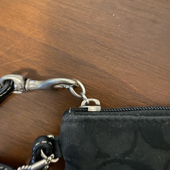 Coach wristlet - Picture 4 of 4